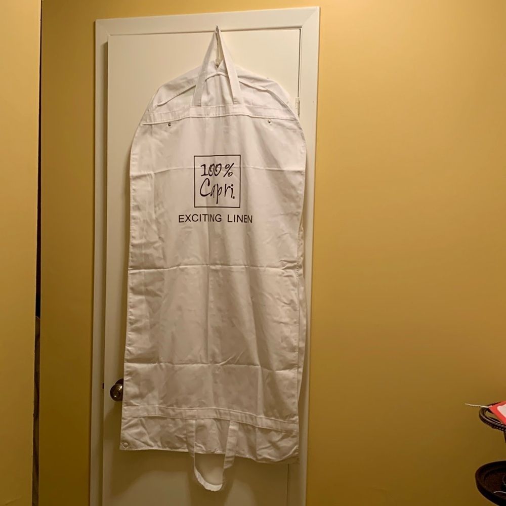 100% Capri Garment Travel Bag